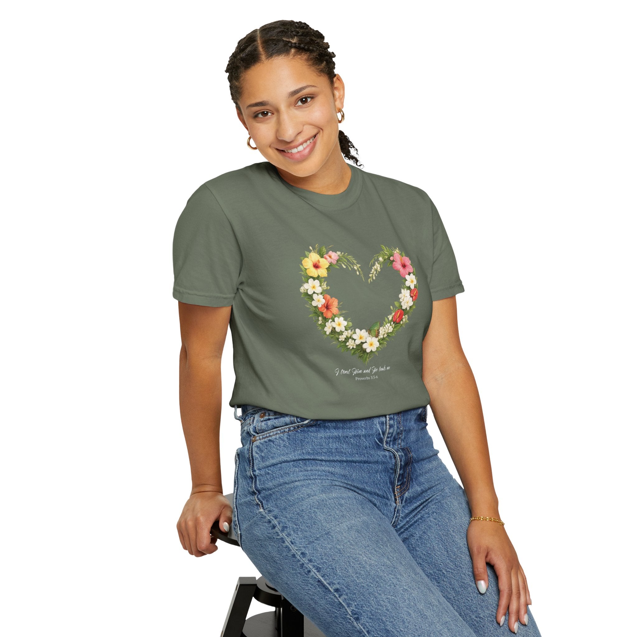 I Trust Him Floral Heart Christian Shirt, 2 Timothy 1:7 T-Shirt, Faith Based Gift for Women, Wildflower Heart Tee, Redeemed Faith Apparel